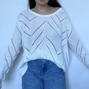 Gorgeous white knit sweater<3